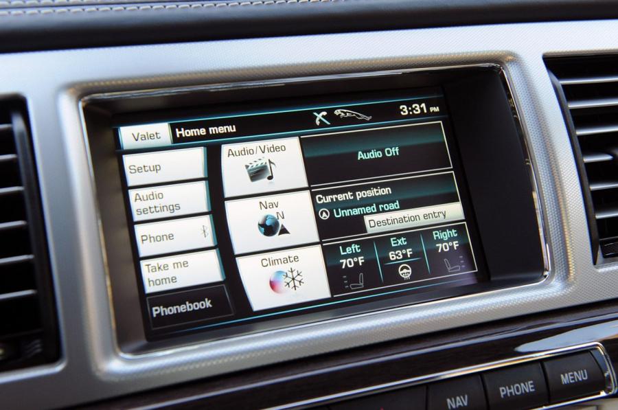  Jaguar XF Supercharged 2012 года  (фото 18 из 65)